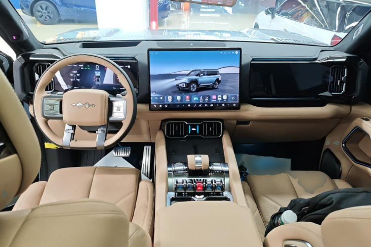 FangChengBao Leopard 8 2025 car image #10