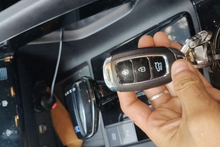 Hyundai Elantra 2021 immagine di auto #10