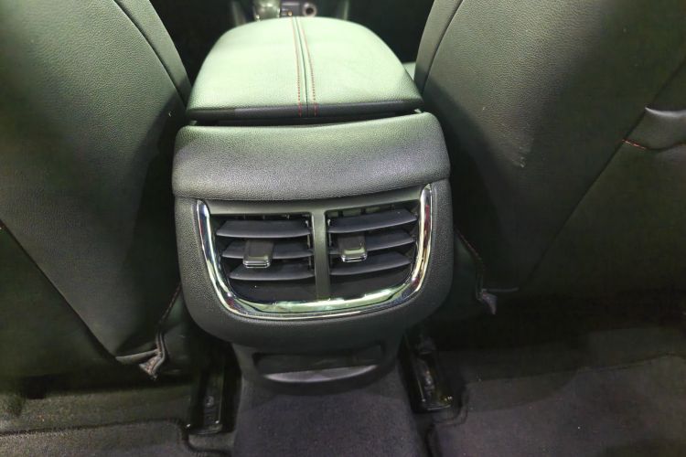 Chevrolet Malibu XL 2022 immagine di auto #10