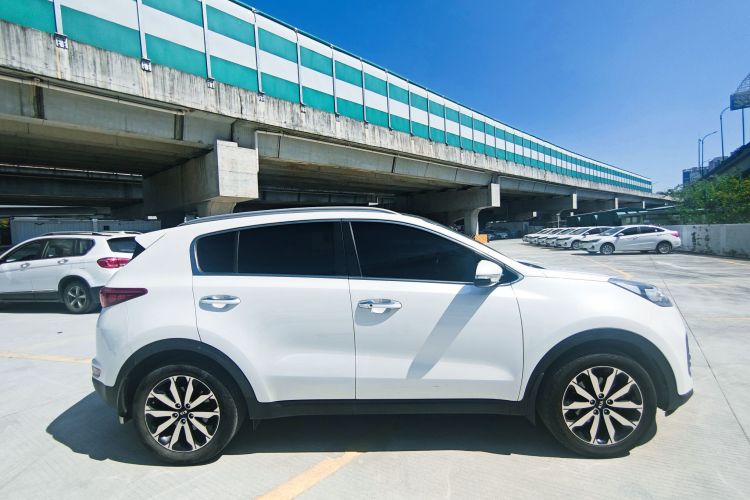 Kia KX5 2017 صورة سيارة #10