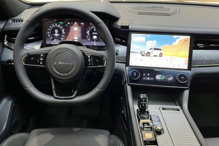 Lynk & Co 09 2022 car image #10