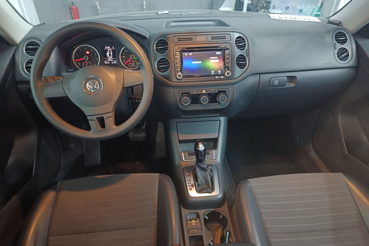 Volkswagen Tiguan 2015 car image #10