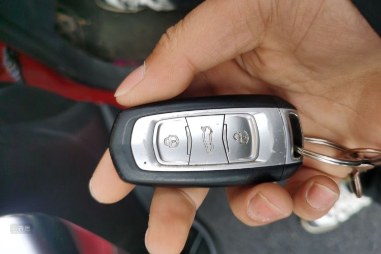 Vision X3 2019 car image #10