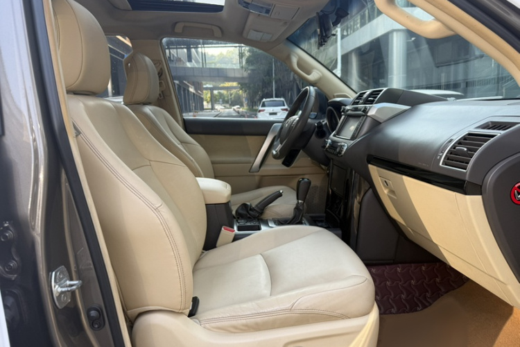 Toyota Land Cruiser Prado 2016 car image #10