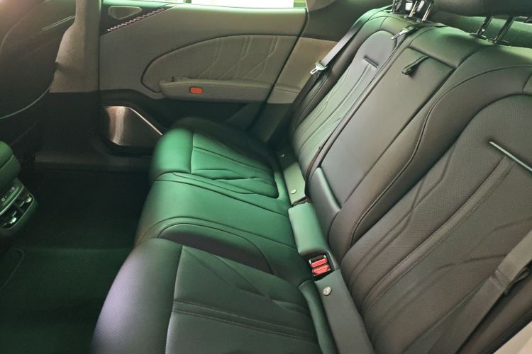 极氪 极氪007 2024 汽车图片 #10