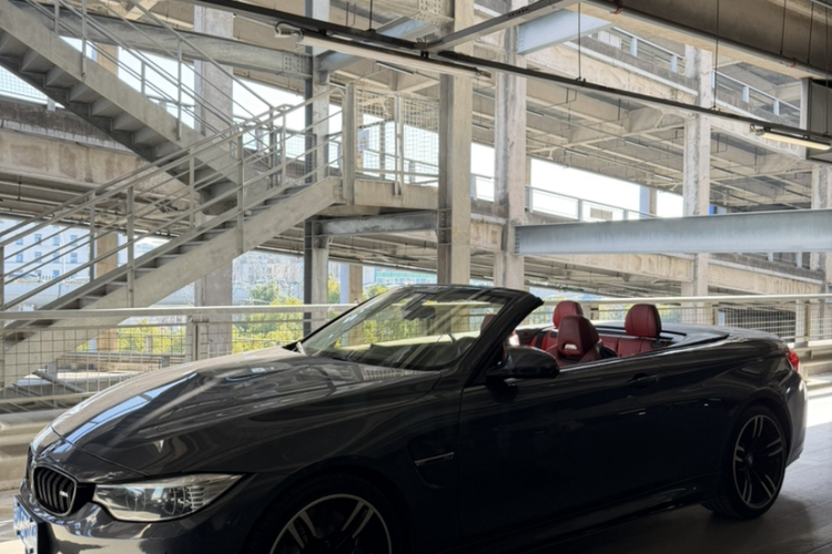 BMW M4 2018 imagem de carro #10