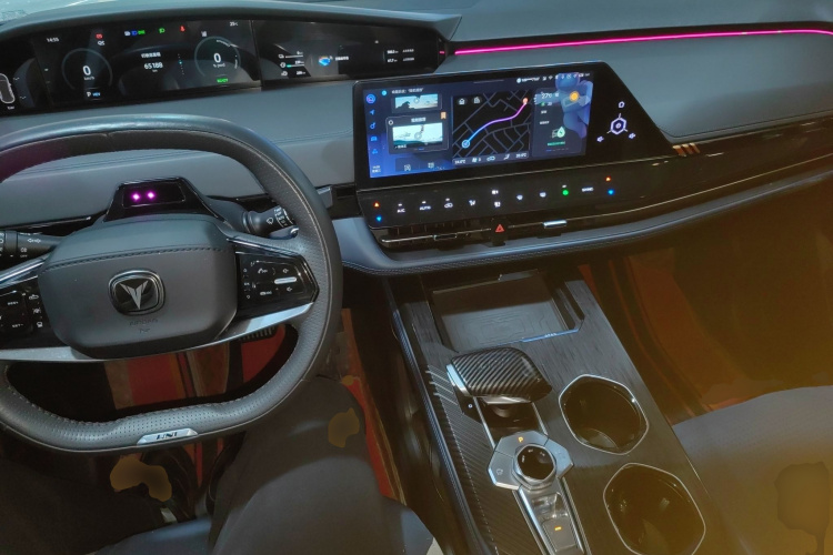 Changan UNI-K iDD 2022 car image #10