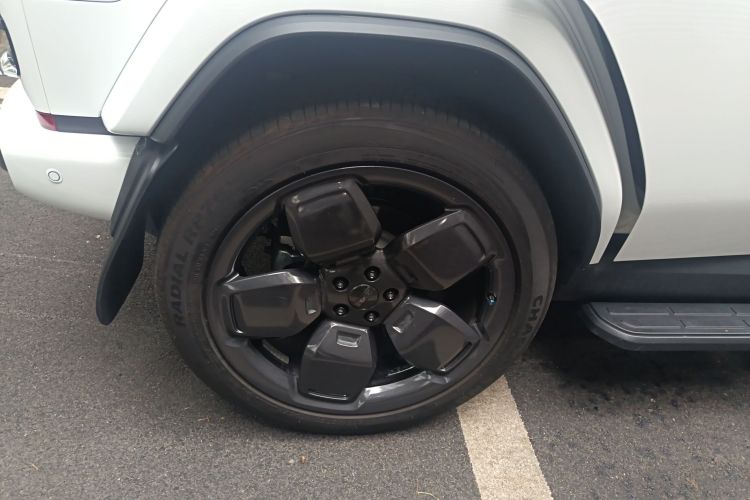 2025 car image #10