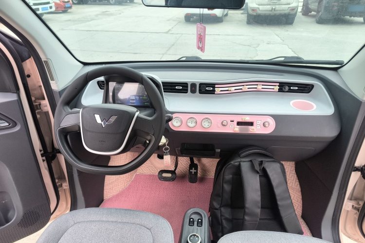 MG Hongguang MINI EV 2022 car image #10