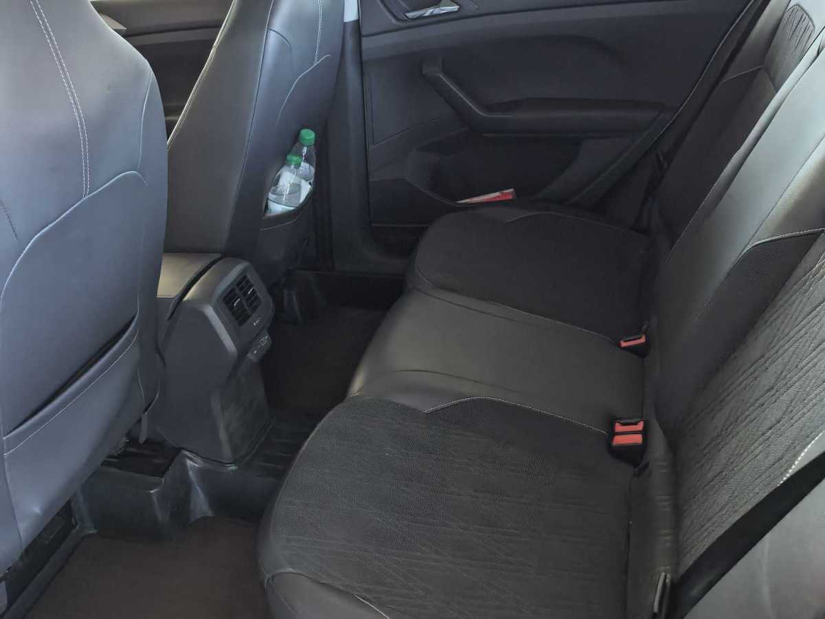 Volkswagen T-Cross 2021 #10 Volkswagen T-Cross 2021 car image #10