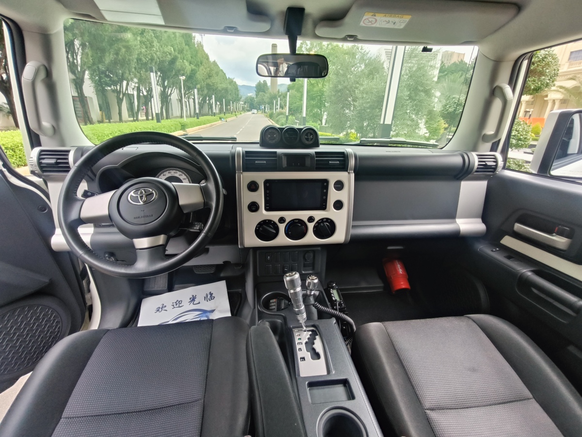 Toyota FJ Cruiser 2020 immagine di auto #10