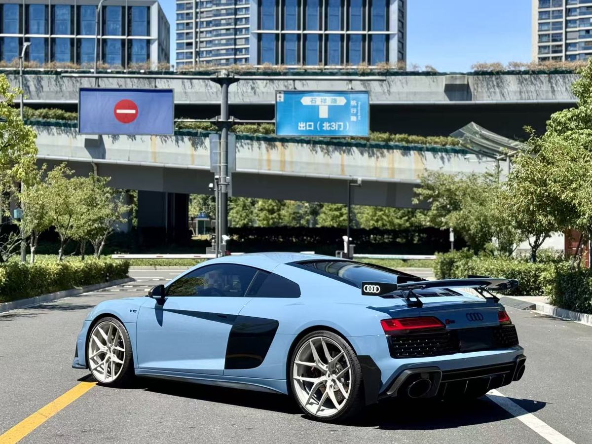 Audi R8 2018 car image #10