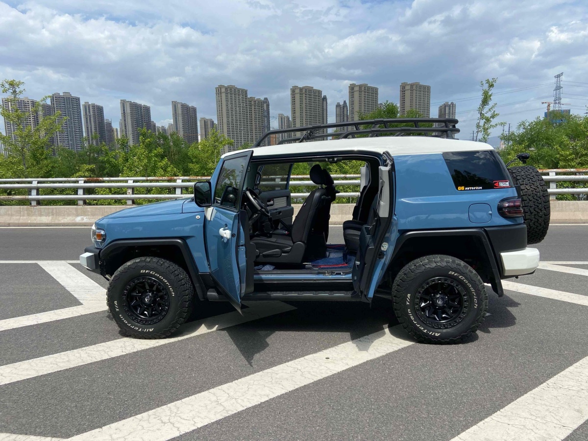 Toyota FJ Cruiser 2020 immagine di auto #10