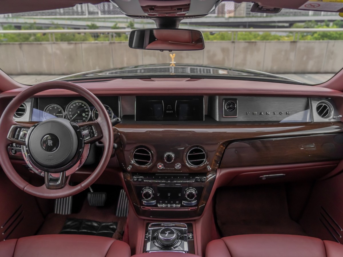 Rolls-Royce Phantom 2018 car image #10