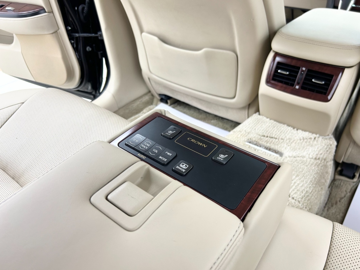 丰田 皇冠 2010 汽车图片 #10