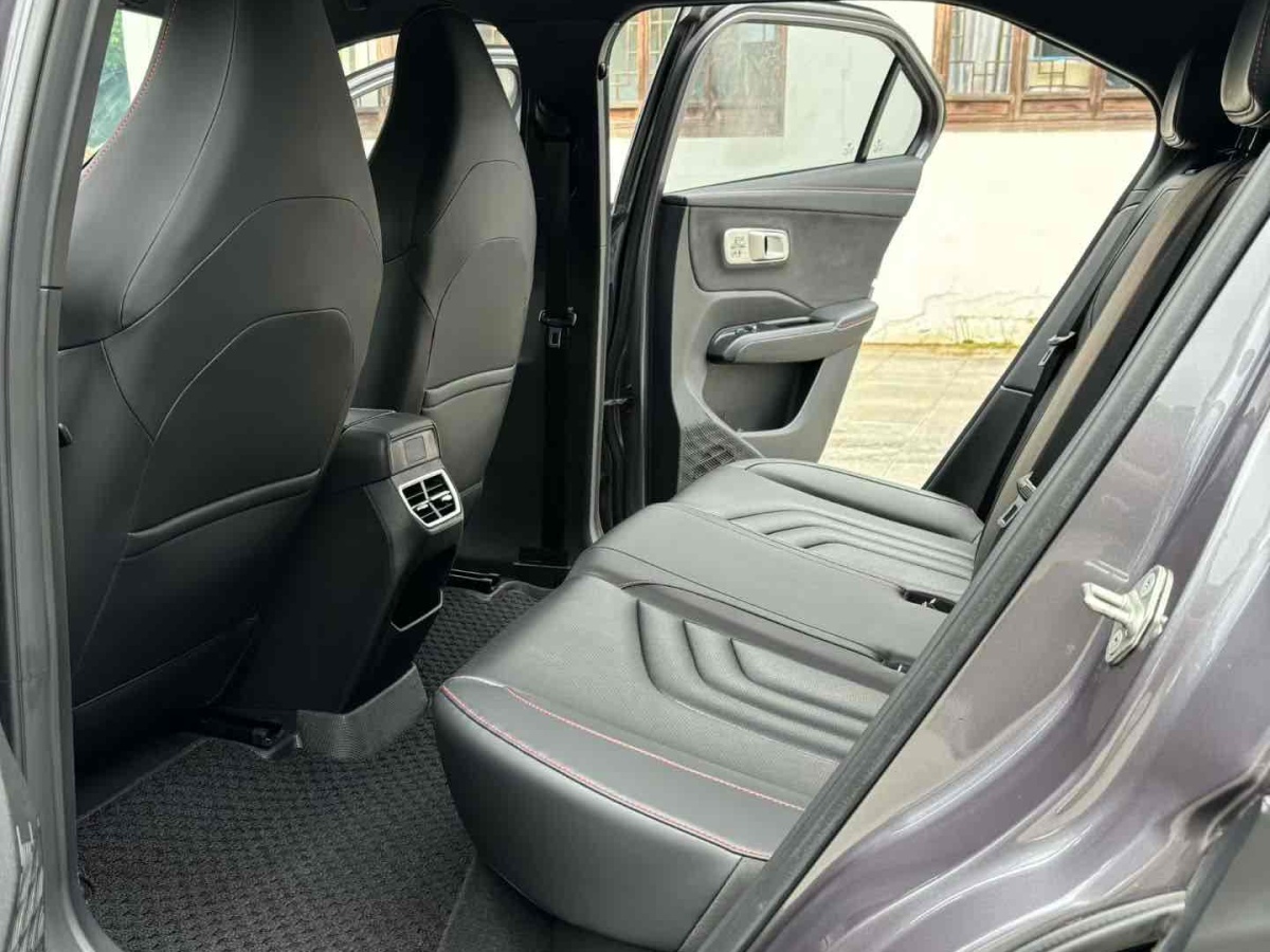 哪吒汽车 哪吒X 2023 汽车图片 #10