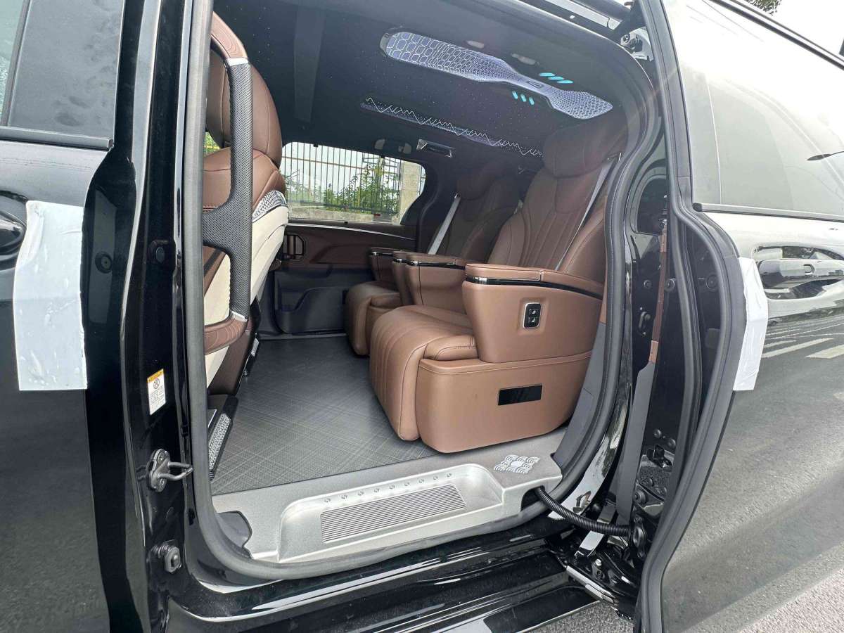 Toyota Sienna 2025 image de voiture #10