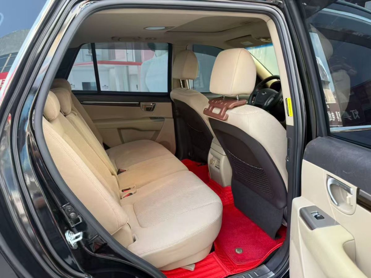 Hyundai Santa Fe Classic 2012 car image #10