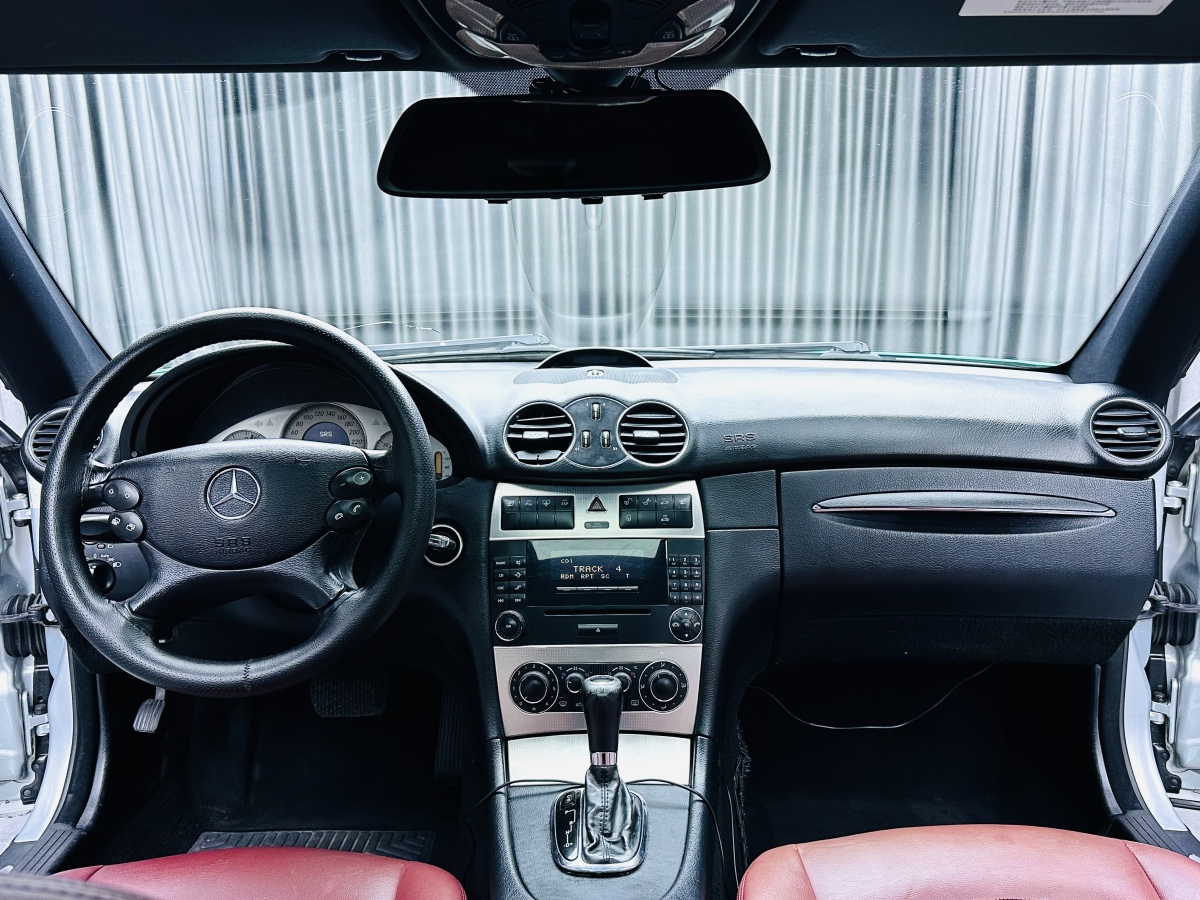 Mercedes-Benz CLK Class 2005 car image #10