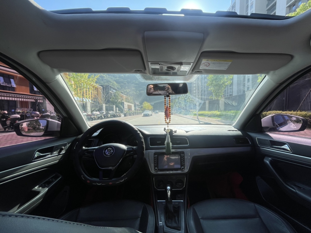 Volkswagen ID.UNYX 06 2016 صورة سيارة #10