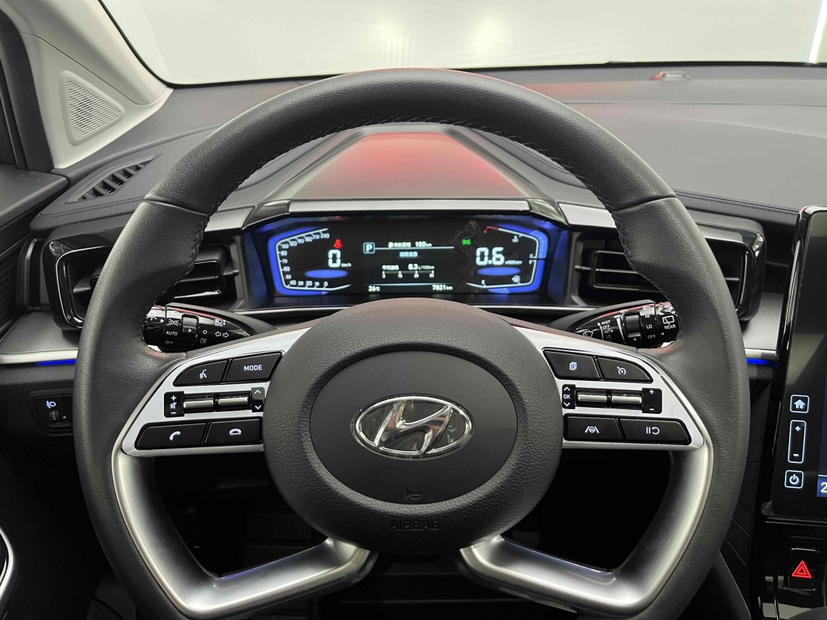 Hyundai Custo 2025 car image #10