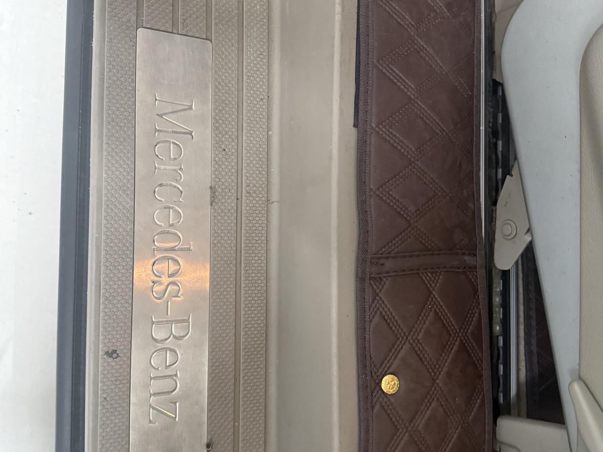 奔驰 唯雅诺 2011 汽车图片 #10