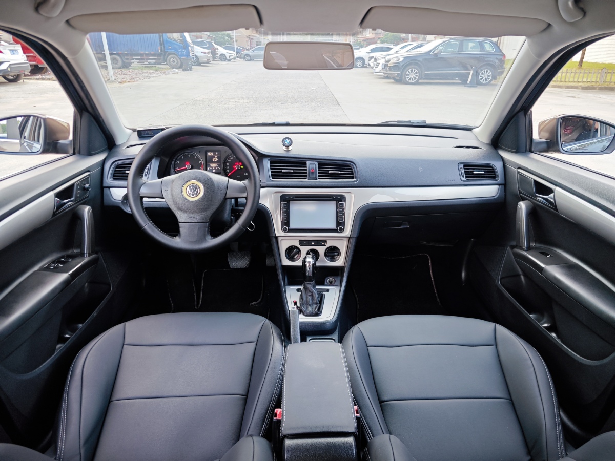 Volkswagen Gran Lavida 2013 immagine di auto #10