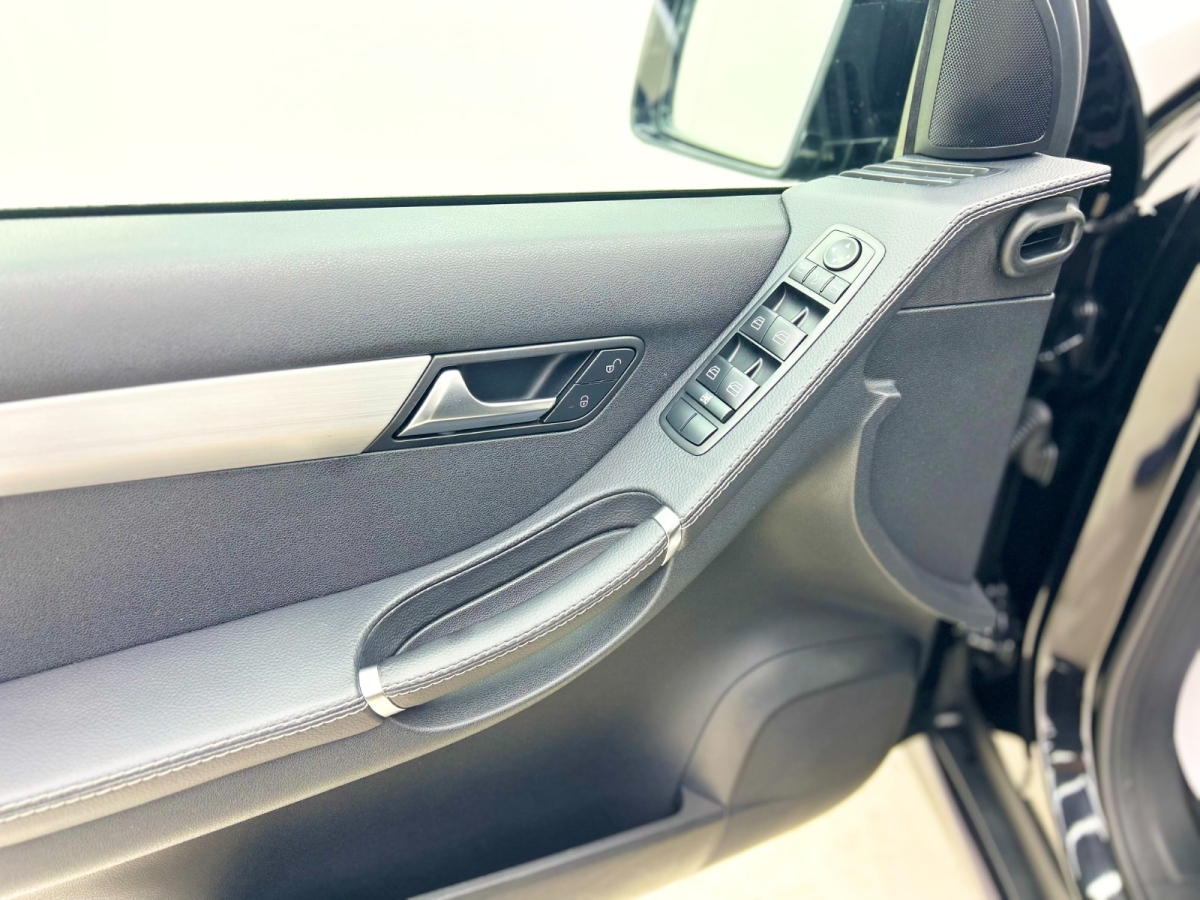 Mercedes-Benz R Class 2015 #10 Mercedes-Benz R Class 2015 car image #10