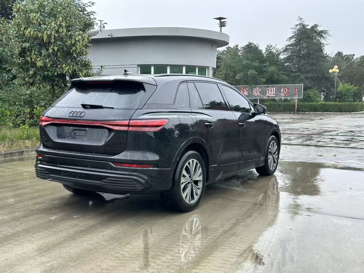 Audi Q5 e-tron 2023 immagine di auto #10