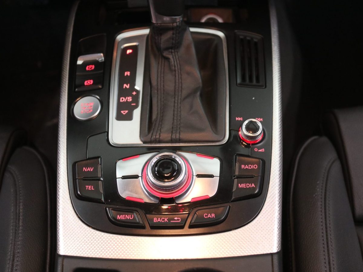 Audi Q6L Sportback e-tron 2012 immagine di auto #10