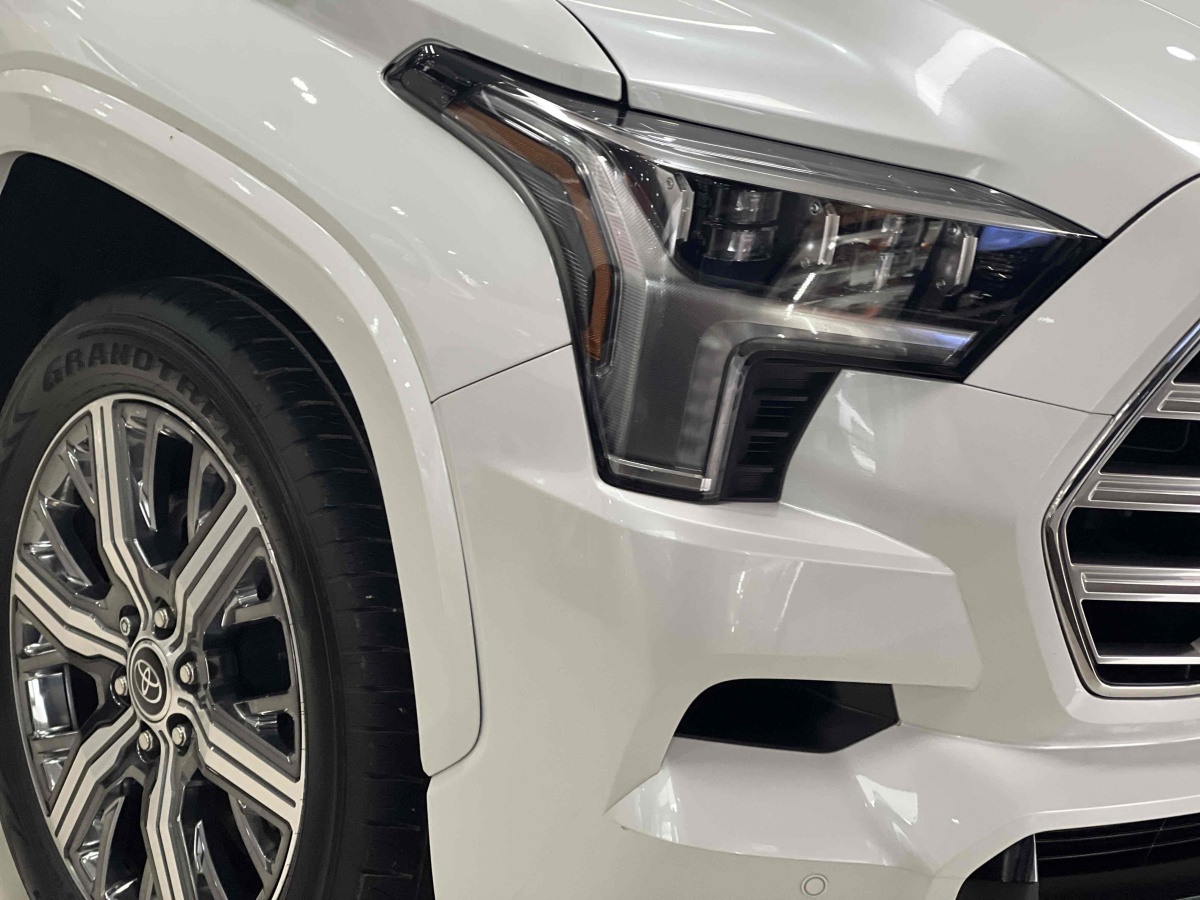 Toyota Sequoia 2023 #10 Toyota Sequoia 2023 imagen de coche #10