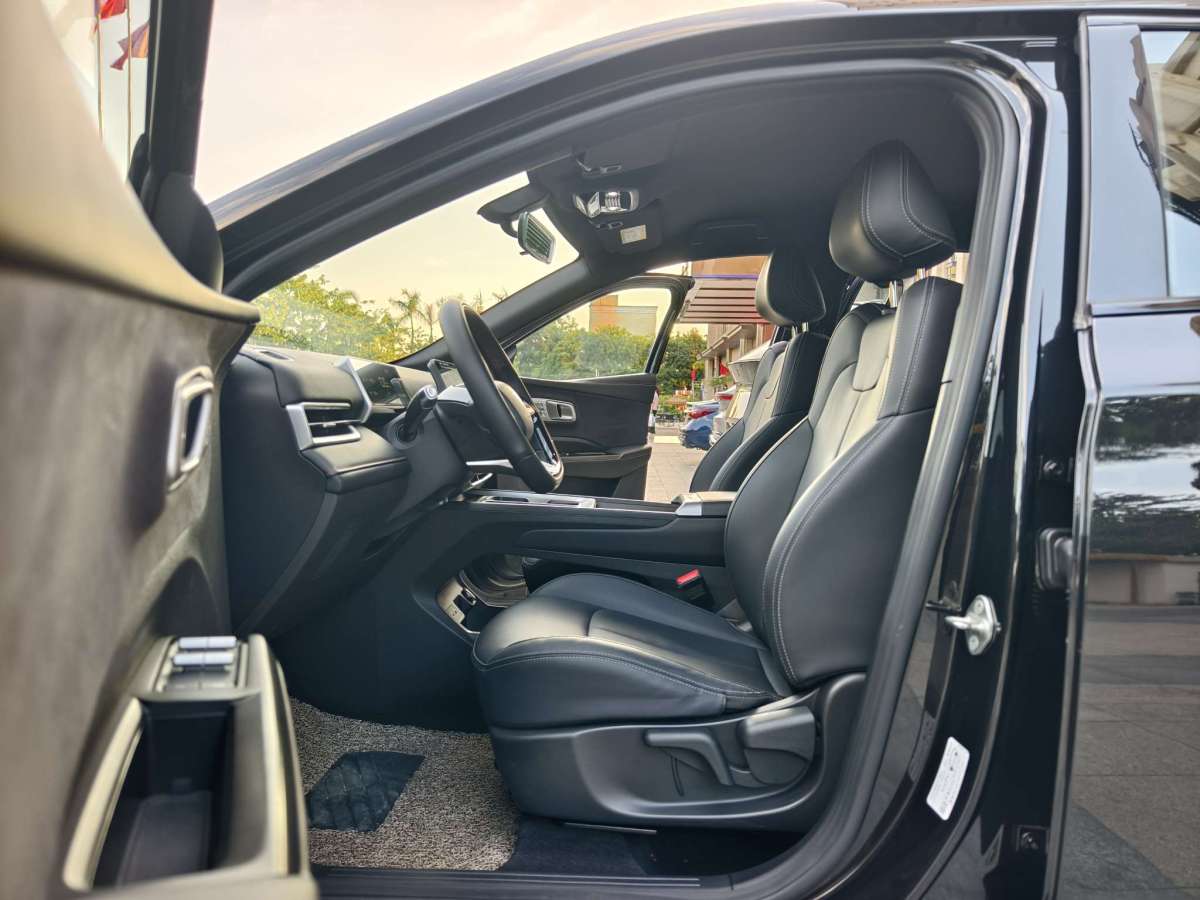 哪吒汽车 哪吒X 2024 #10 哪吒汽车 哪吒X 2024 汽车图片 #10