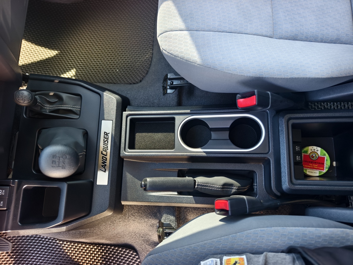 Toyota FJ Cruiser 2024 car image #10