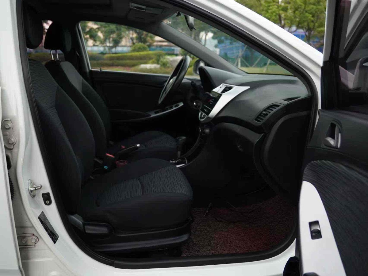 Hyundai Reina Hatchback 2017 #10 Hyundai Reina Hatchback 2017 imagen de coche #10