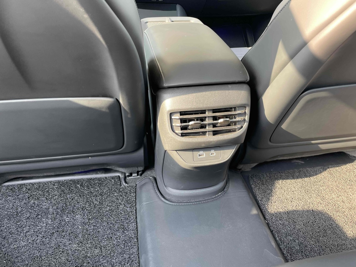 HongQi EH7 2024 #10 HongQi EH7 2024 car image #10