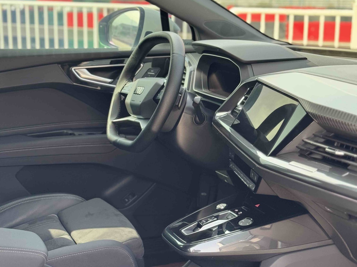 Audi Q4 e-tron 2023 imagem de carro #10