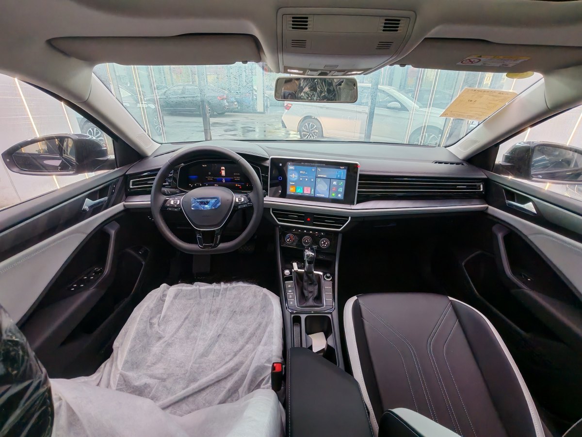 Jetta VA7 2025 car image #10