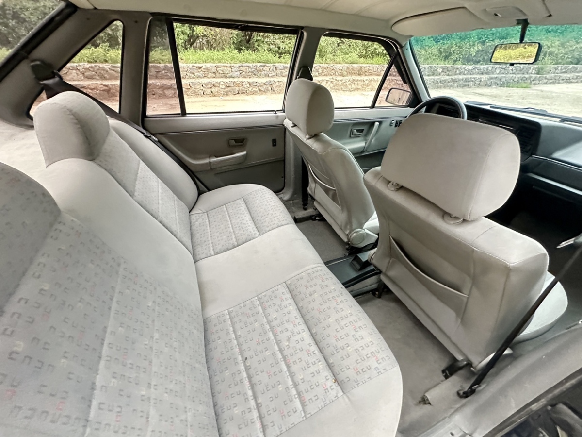 Volkswagen Santana Classic 2012 immagine di auto #10