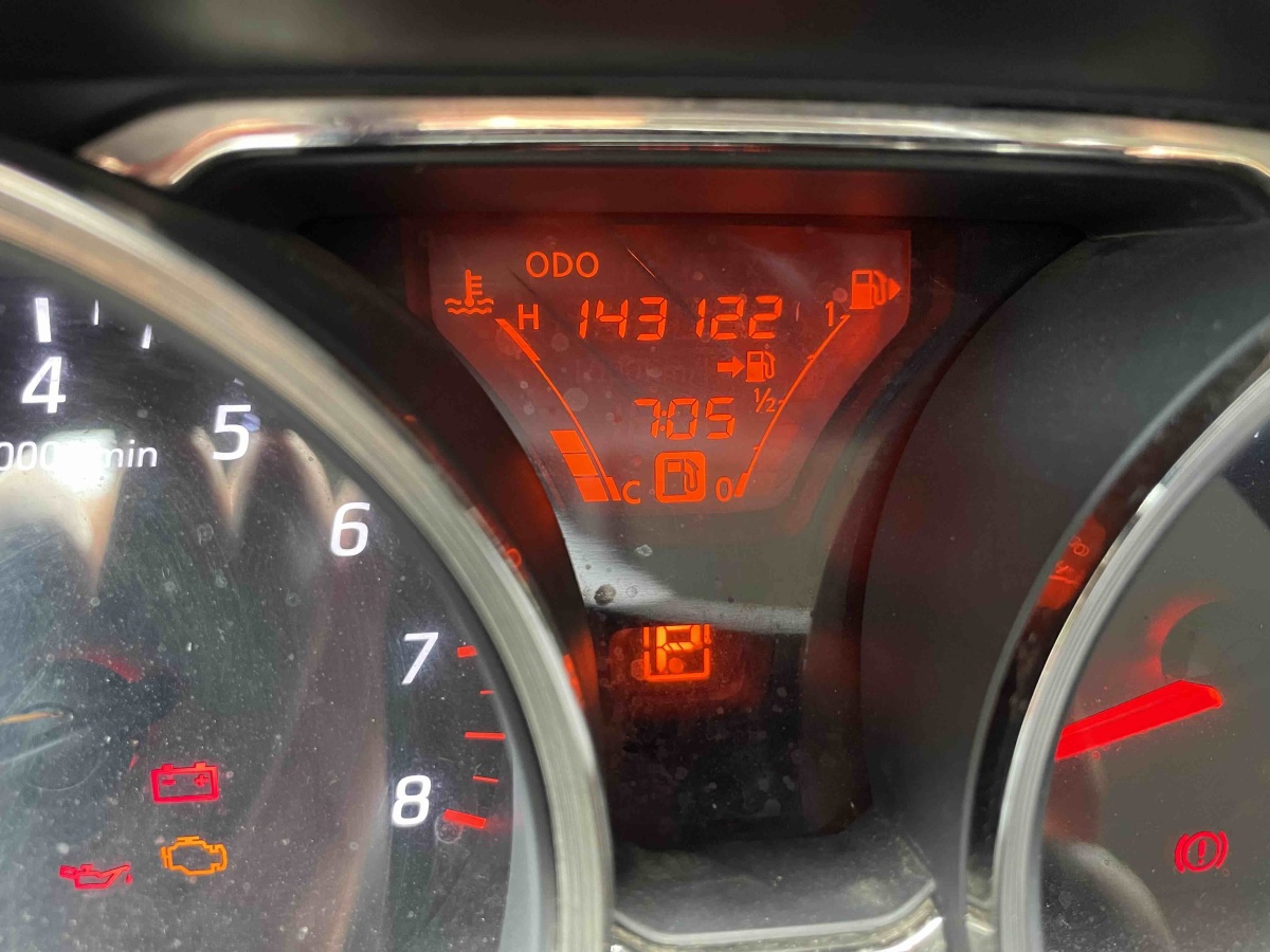 日产 骊威 2013 汽车图片 #10