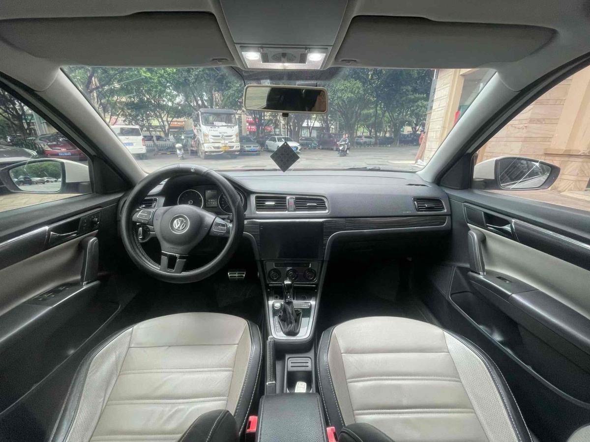 Volkswagen Cross Lavida 2014 immagine di auto #10