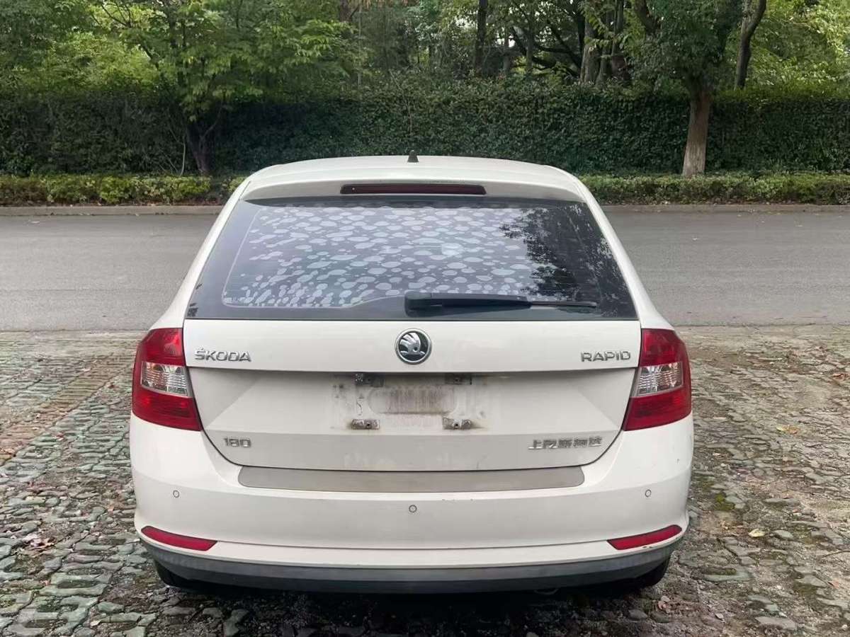 Skoda Rapid Spaceback 2018 immagine di auto #10