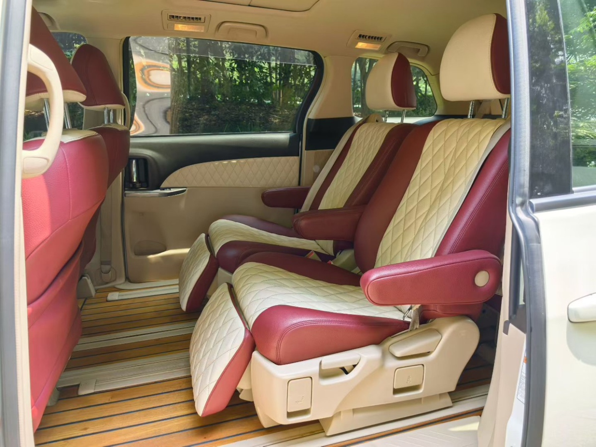 Toyota Previa 2020 car image #10