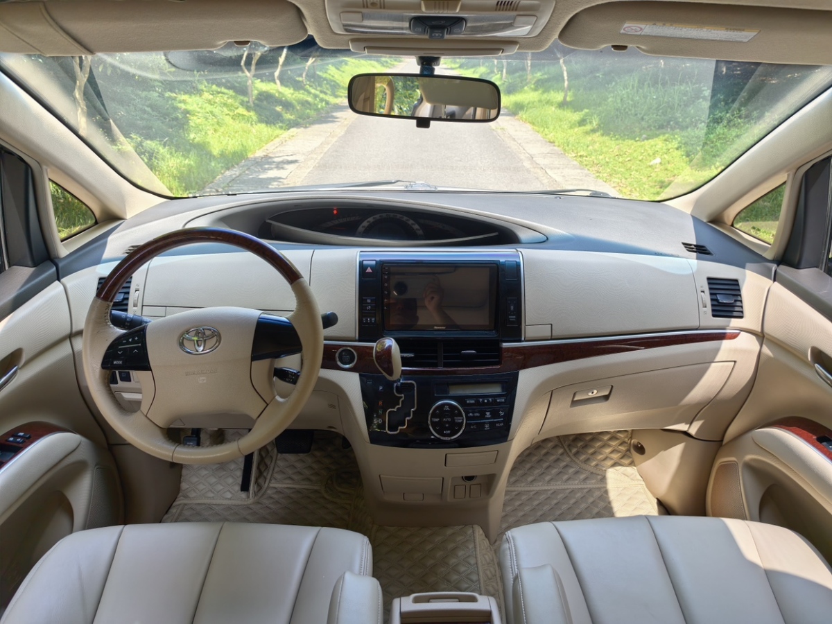 Toyota Previa 2019 car image #10