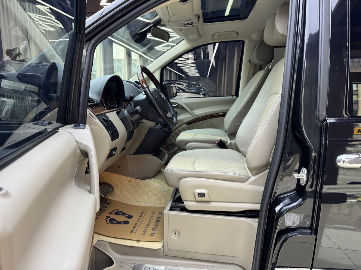 Mercedes-Benz Viano (Imported) 2016 immagine di auto #10