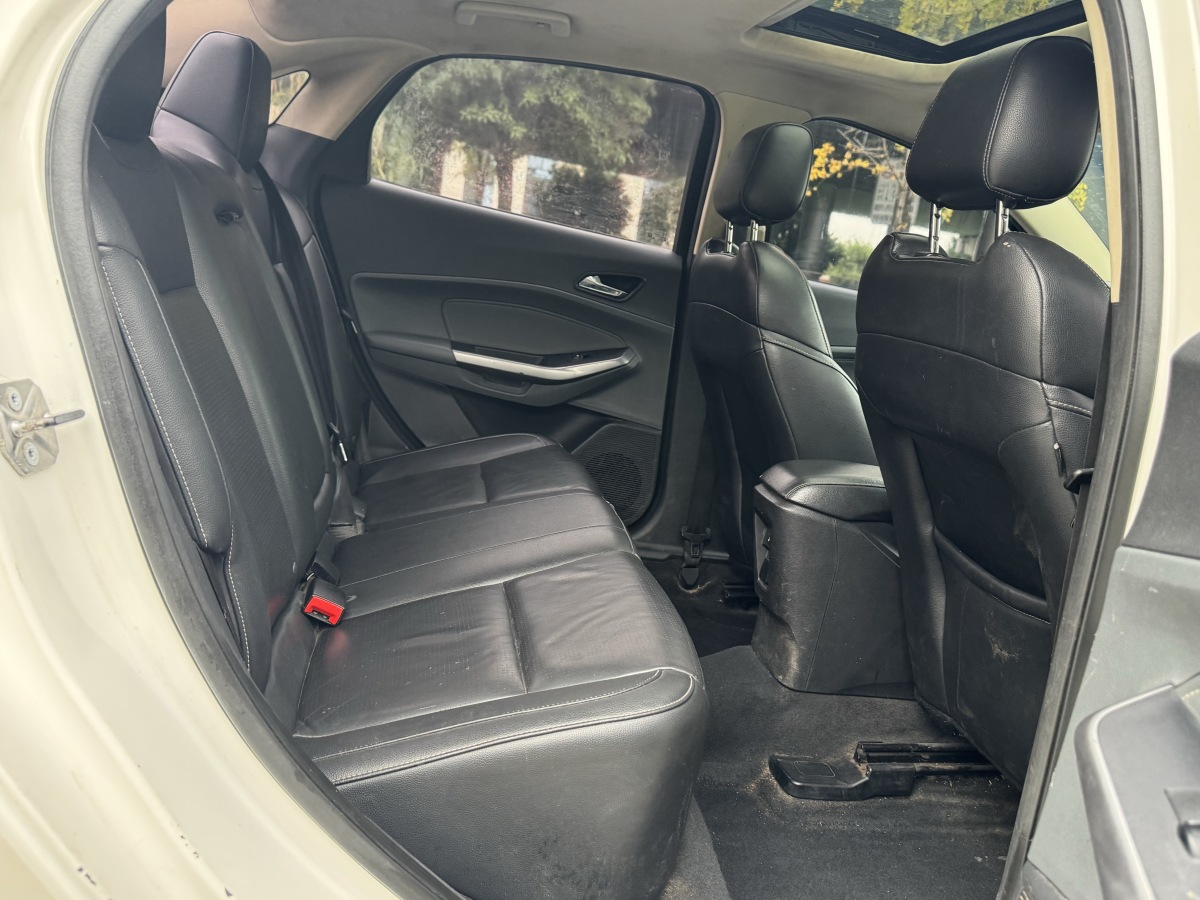 Ford Escort 2015 car image #10