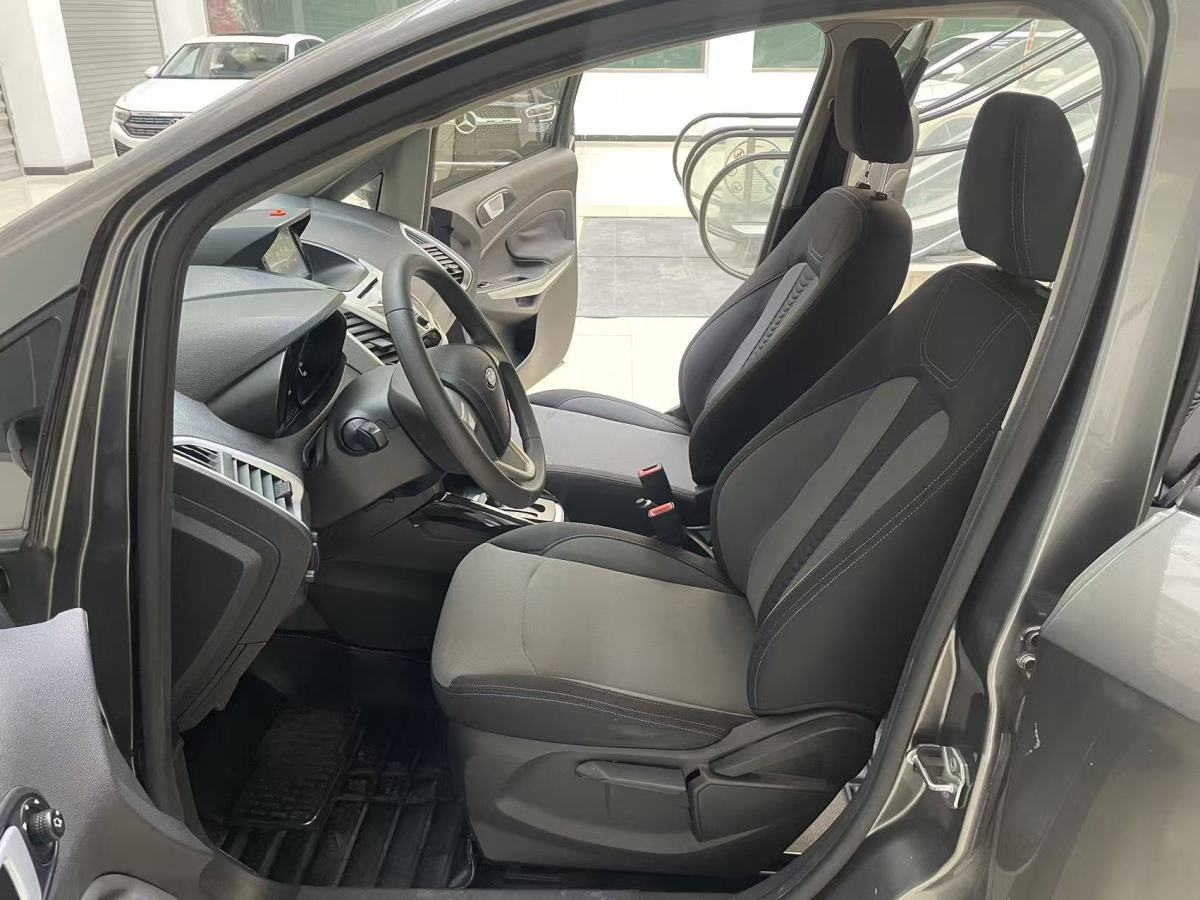 Ford EcoSport 2014 car image #10