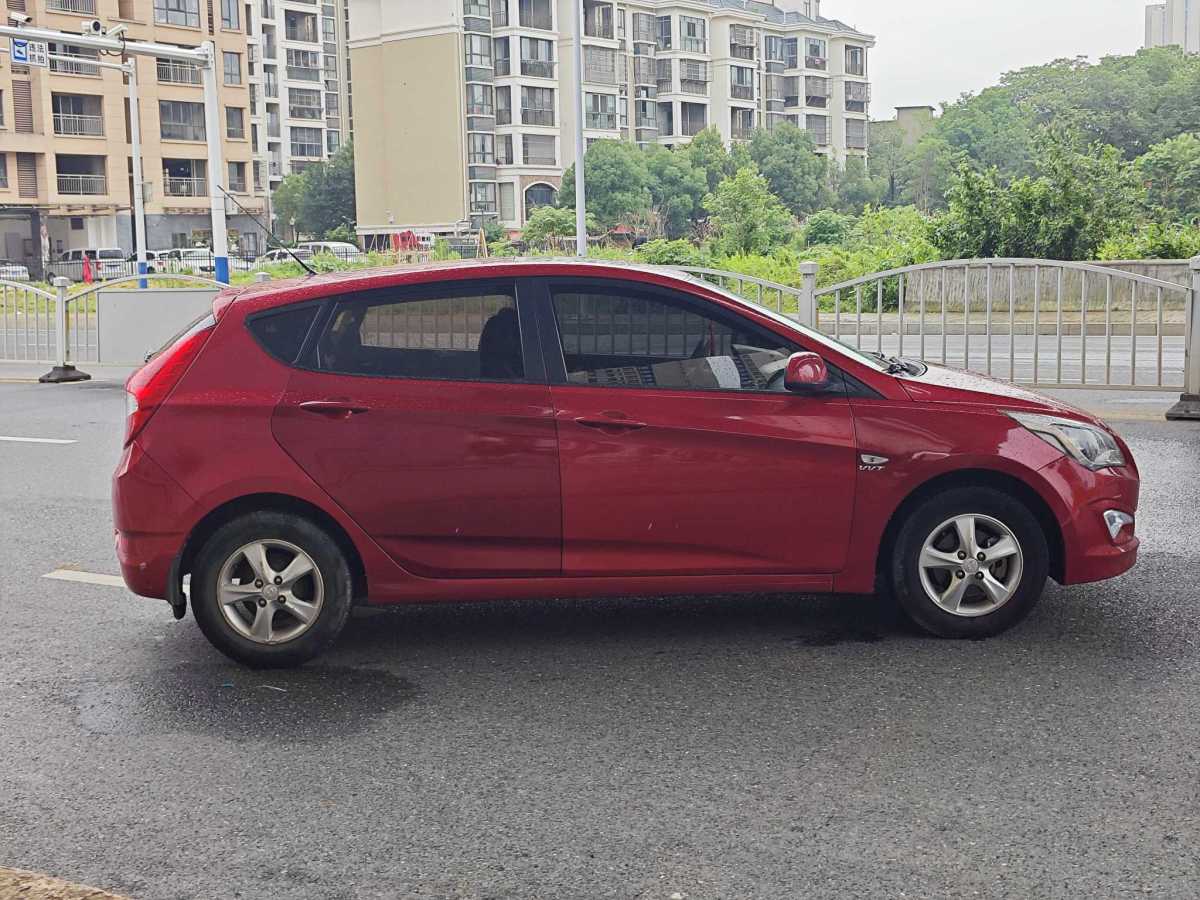 Hyundai Reina Hatchback 2016 car image #10
