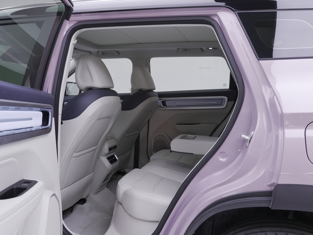 GEELY ICON 2024 car image #10