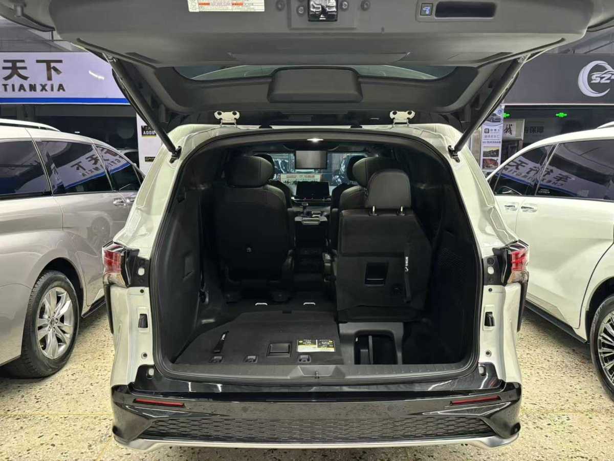 Toyota Sienna 2023 image de voiture #10