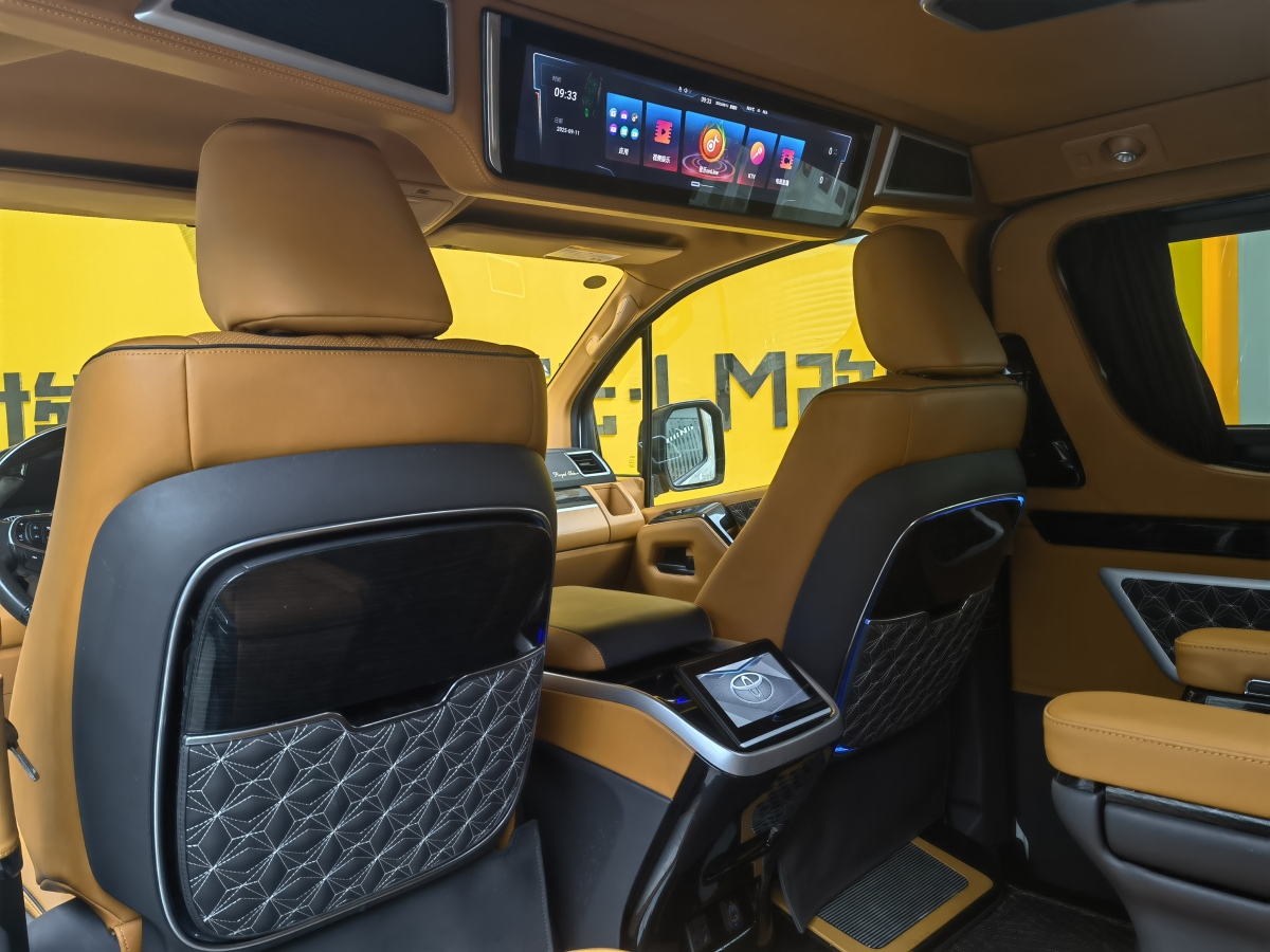 Toyota SIENNA 2024 #10 Toyota SIENNA 2024 car image #10